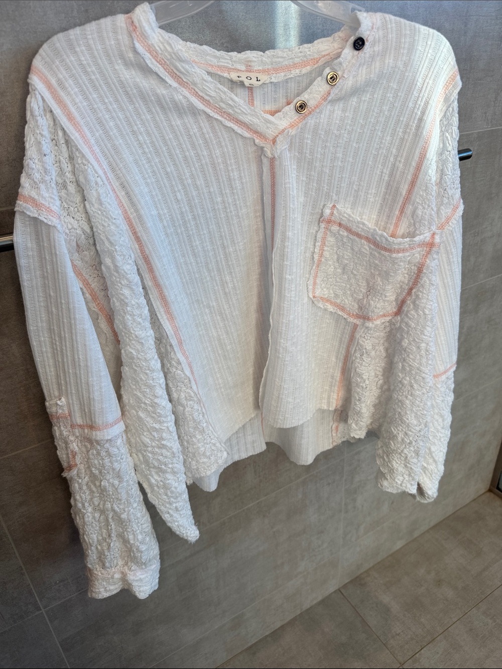 POL White Textured Button-Accent Blouse with Peach Trim